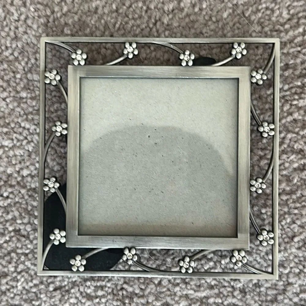 Elsa L Silver Floral Picture Frame!